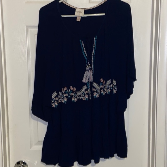 Knox Rose Tops - Knox rose blue blouse with flowers. Size XXL.